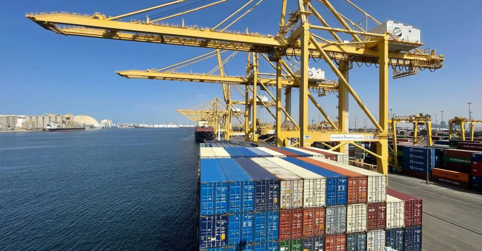 WE TAKE CARE OF ALL YOUR LOGISTICS NEEDS <br> <a href="http://demo.slrshipping.com/how-to-choose-the-best-logistics-shipping-partner/">Read More</a>